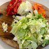 フライパンで簡単♡鮭と彩り野菜のコンソメ蒸しの工程1