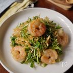 豆苗とエビのレモン醤油サラダ