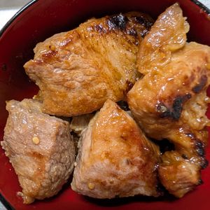 兎銀リブの作ってみた!投稿(豚ブロック肉を切って！食べ応え抜群スタミナ炒め)