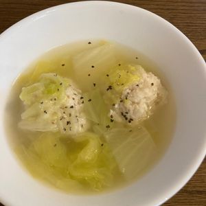 くだもの大好き🧡の作ってみた!投稿(塩こうじでうま味たっぷり【ふわふわ鶏つみれと白菜のスープ】)