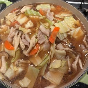 おい丸の作ってみた!投稿(極旨味噌ラーメンみたいなキャベツスープ)