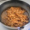 【きのこの和風おろしハンバーグ】ワンパン♪一緒に蒸し焼きで♡の工程4