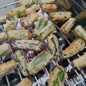 1460317の作ってみた!投稿(【オクラの唐揚げ】まるでおやつ♡秒でなくなる!)