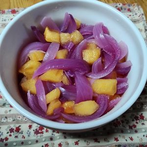M＊Pの作ってみた!投稿(紫玉ねぎと柿の甘酢和え)