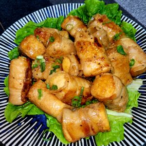 ヴェルの作ってみた!投稿(【豚ばら肉巻き厚揚げのガリバタしょうゆ焼き】節約レシピ)