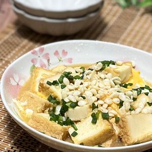 あゆの作ってみた!投稿(娘がめっちゃお気に入り♡カリカリ揚げ玉のっけ絹揚げの卵とじ)