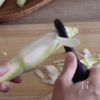 シャキシャキ食感!マコモダケのピリ辛きんぴらの工程1