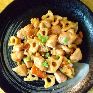 チョロリスの作ってみた!投稿(【鶏むね肉とれんこんの甘酢炒め】お箸がついつい進んじゃう!!)