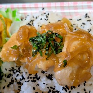 まゆのの作ってみた!投稿(【ささみと玉ねぎの甘酢しょうが焼き】ヘルシーでも満足できる♪)