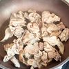 下味要らず！豚こまで家計の味方◎家族が喜ぶ生姜焼きの工程1