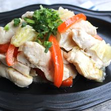 塩麹でしっとり柔らか！鶏ささみとキャベツ炒め