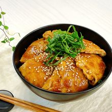 パパッと♪簡単♡男子ウケ抜群!ガツンとウマい!!トンテキ丼