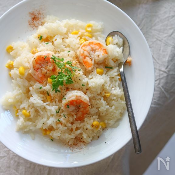 ぱぱっとエビピラフ。