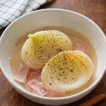 丸ごと!【新玉ねぎの塩麹スープ】旨みしみしみ♡
