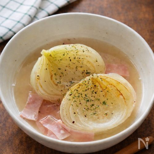 丸ごと!【新玉ねぎの塩麹スープ】旨みしみしみ♡