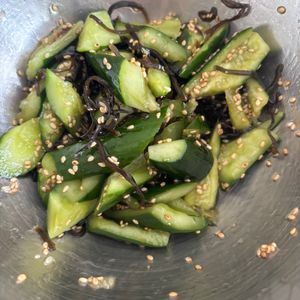 ぴーぱりの作ってみた!投稿(【やみつききゅうり】3分で作れるスピード副菜！)