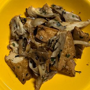 チョビの助の作ってみた!投稿(レンジで5分！【厚揚げと舞茸のすき煮】)