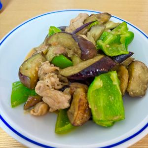 Tsuneaki Okadaの作ってみた!投稿(15分！リピ確！＼ なすと豚肉の旨辛味噌炒め／)