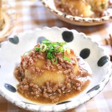 何個も食べたい！レンジで簡単♡『とろじゃがそぼろあんかけ』