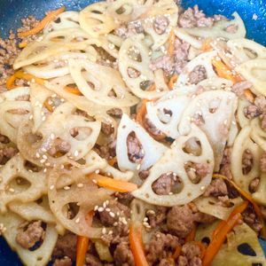 ゆかりの作ってみた!投稿(黄金比率で味が決まる【蓮根とごぼうの豚きんぴら】)