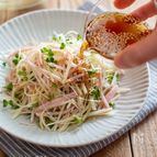 新じゃがのシャキシャキ中華サラダ。簡単！手作りドレッシングで