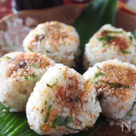 香ばし醤油のたぬき焼きおにぎり 冷凍 作り置き お弁当 By 道添明子 あーぴん レシピサイト Nadia ナディア プロの料理家のおいしいレシピ