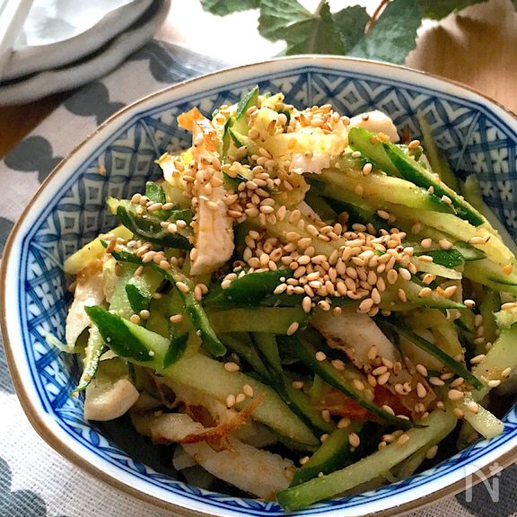 ビールのおつまみに♡きゅうりとちくわのピリ辛ごま和え