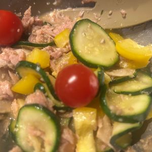 蓮翠の作ってみた!投稿(ズッキーニとツナ《にんにく味噌ダレ♡サラダ》)