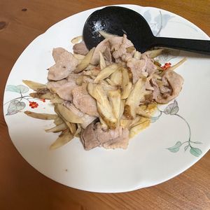 wanの作ってみた!投稿(簡単で美味しいから定番になる【豚ごぼ炒めの胡麻まみれ】)