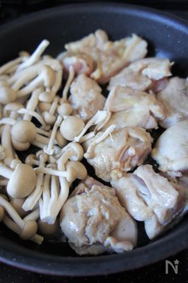 ガーリックで食欲up ホワイトチキン煮込み シュクメルリ風 By Juncocco レシピサイト Nadia ナディア プロの料理家のおいしいレシピ