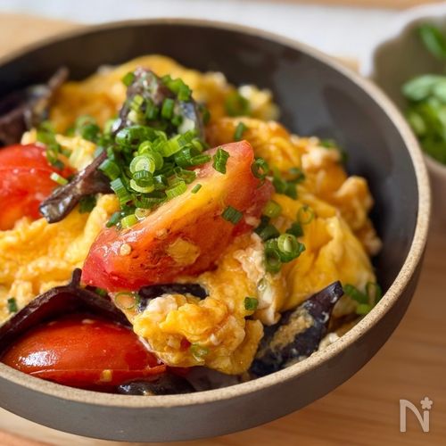 10分で完成!コリ!じゅわ!【トマたま丼】