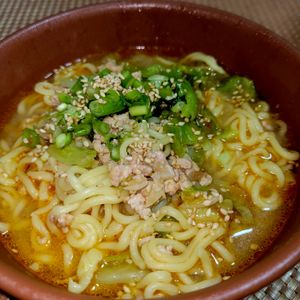 ヴェルの作ってみた!投稿(【キャベツと豚肉の味噌スープ麺】お好きな麺で味わう濃厚味噌味)