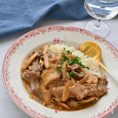 実はかんたん!ビーフストロガノフ