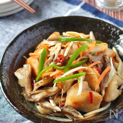新玉ねぎで旨みがUP↑鶏むね肉と舞茸の南蛮漬け
