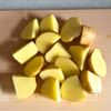 新じゃがと豚こまの甘辛バター照り煮の工程1