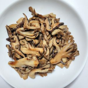 ふうかの作ってみた!投稿(美味しく腸活☆簡単◎たっぷりきのこのガーリック醤油ソテー)