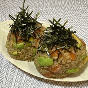 楽ラク手抜キッチン🐶🐾の作ってみた!投稿(うますぎる！止まらない！ポキ丼おにぎり)
