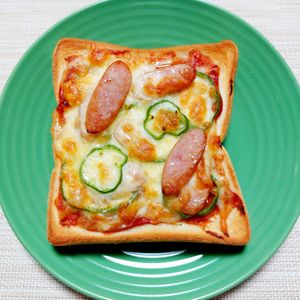 よっこの作ってみた!投稿(【カレー香るピザトースト】やみつきになる美味しさ！)