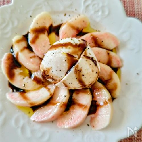 フレンチビストロに行った気分【白桃のブラッターチーズ】