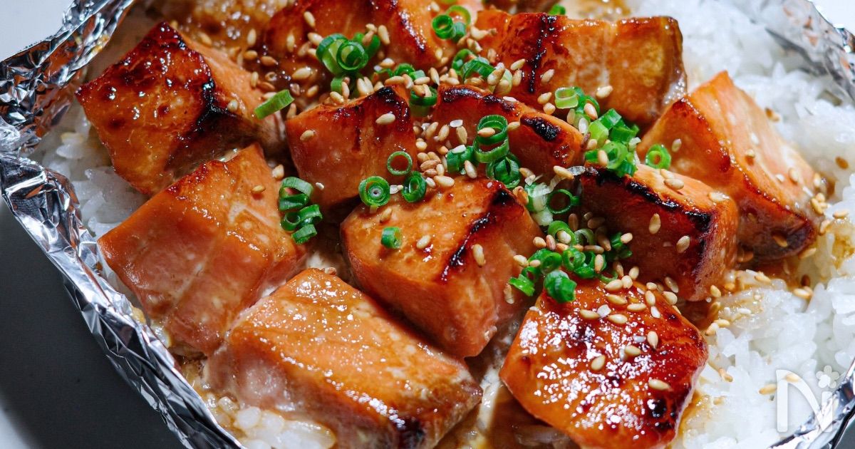 激うま！照りマヨ炙りサーモン丼