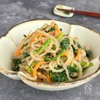 糸こんにゃくとほうれん草のごま味噌炒め