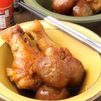 寒い時期に嬉しい♪手羽元とこんにゃくの甘辛煮