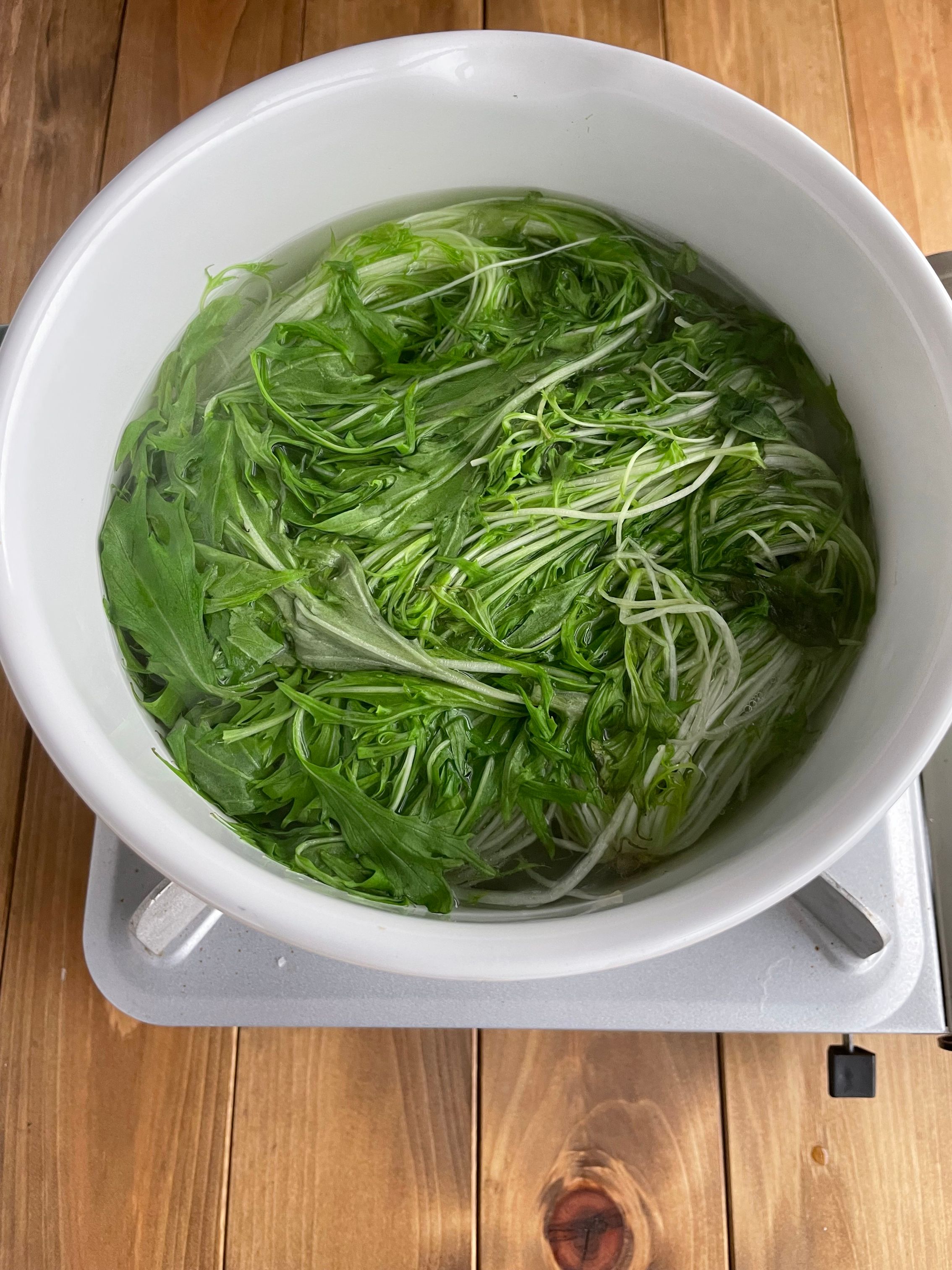 12kgやせた管理栄養士考案】水菜としらすの黒ごま和え | レシピサイトNadia