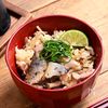 干物で旨味強化「サンマの干物釜飯」