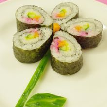 朝飯前で可愛く出来る！お花の巻寿司。
