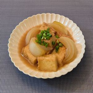𝔂𝓾𝓶𝓲🍓の作ってみた!投稿(材料2つ♪玉ねぎと厚揚げのしみしみ煮)