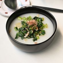 胃にやさしい！小松菜としらすの米粉スープ