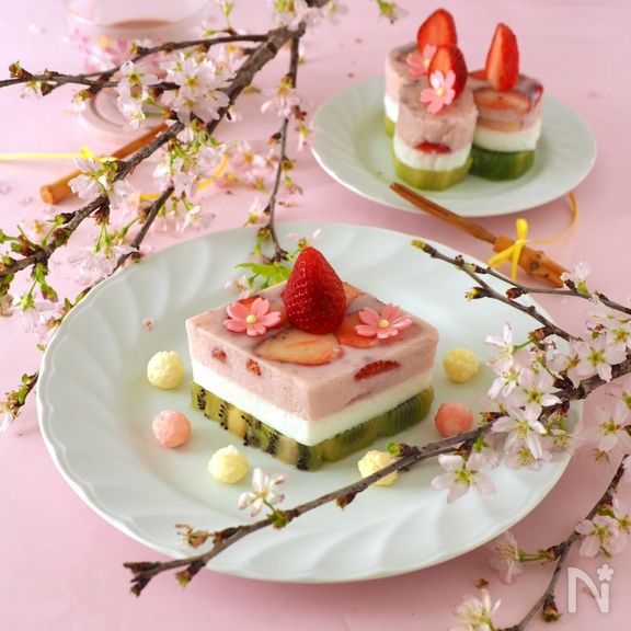 ひな祭りに！菱餅カラーの牛乳寒天