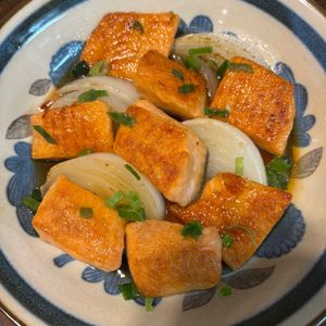 なつの作ってみた!投稿(【鮭と玉ねぎのバターポン酢】ご飯が止まらない♡)