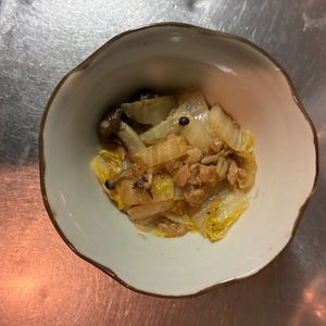 ぱぁぷるへいずの作ってみた!投稿(あっという間に完成！白菜とツナのバター醤油炒め)